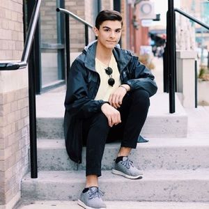 Meet your Posher, Charles